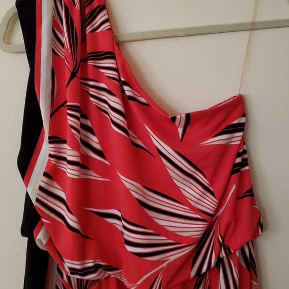 One Shoulder Pattern Dress - Picture 2 of 2